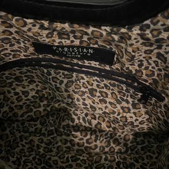 Signature Leopard Patterned Handbag - Picture 2 of 2